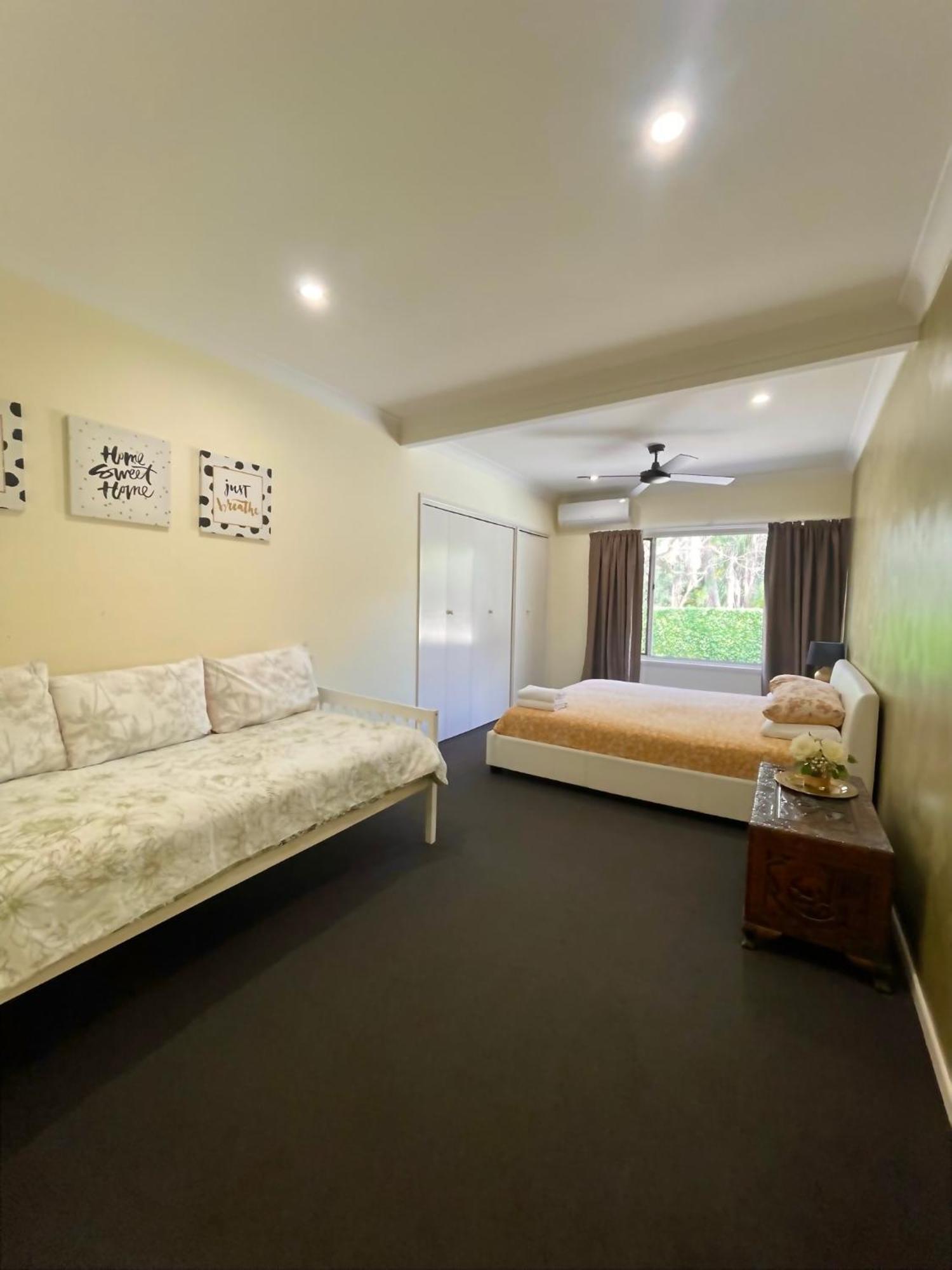 Spacious Hideaway Retreat, Brookfield, Brisbane Exterior photo