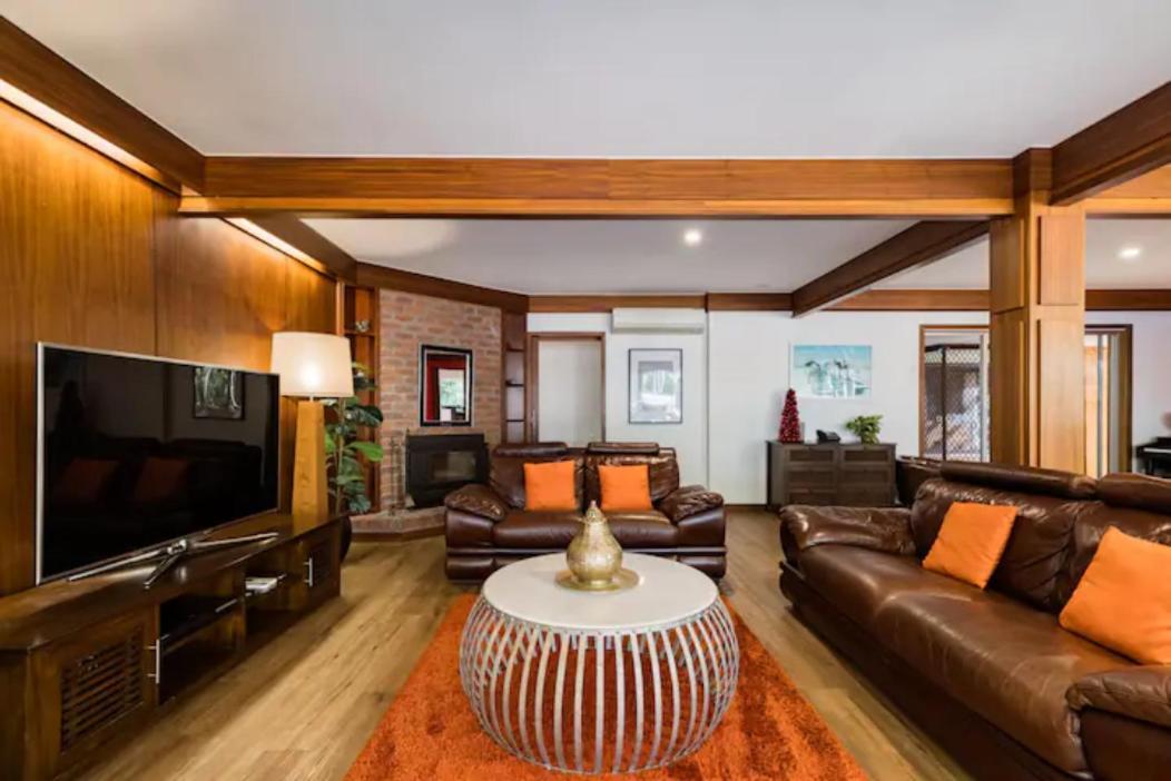 Spacious Hideaway Retreat, Brookfield, Brisbane Exterior photo