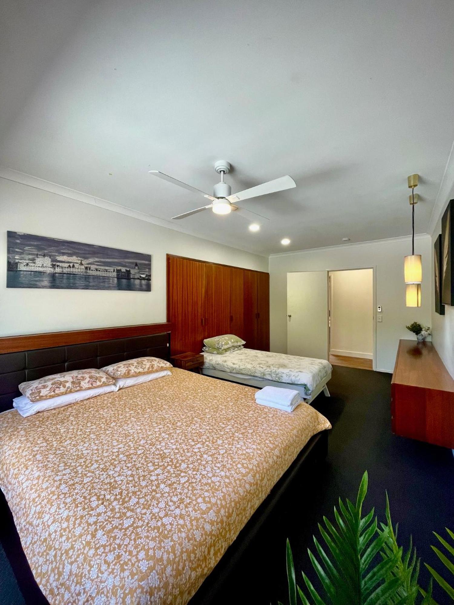 Spacious Hideaway Retreat, Brookfield, Brisbane Exterior photo